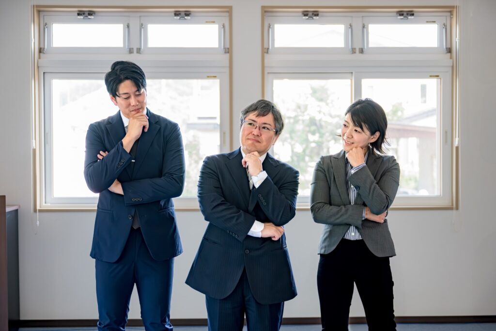 考えるビジネスマン